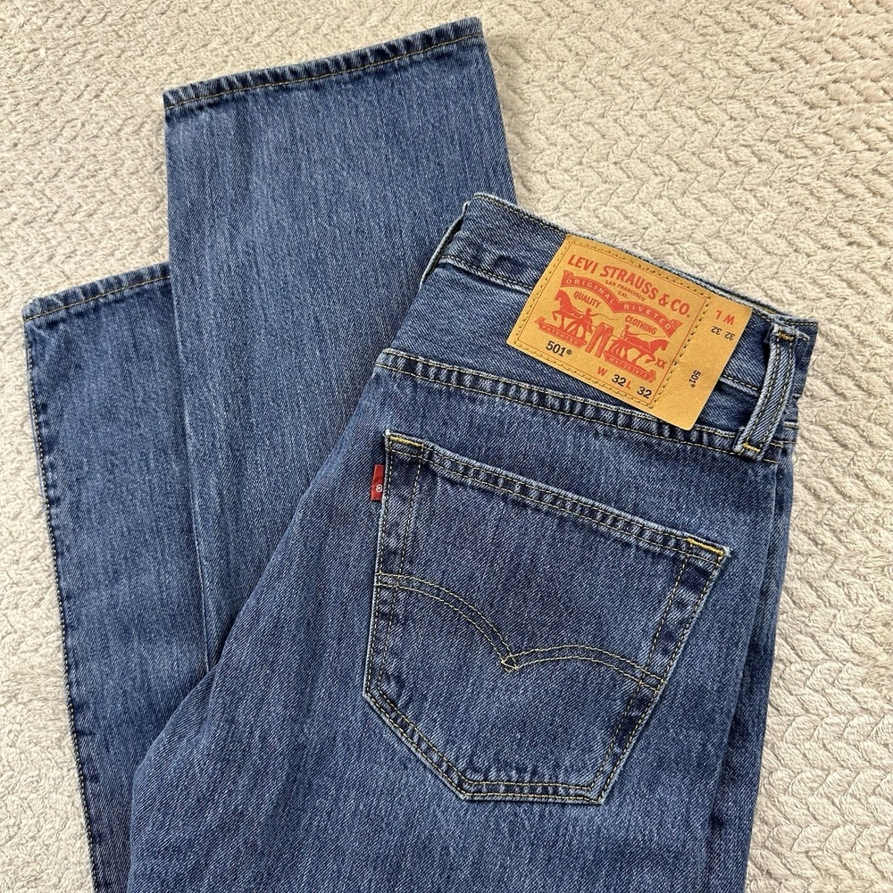 Levi's 501xx Men's Button Fly Jeans 32x32 Blue Denim Casual Work Preppy Modern - Picture 1 of 15